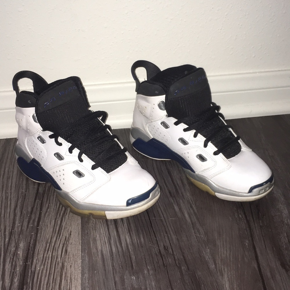 Jordan Basketball Shoes - 428818-101- size 4.5Y